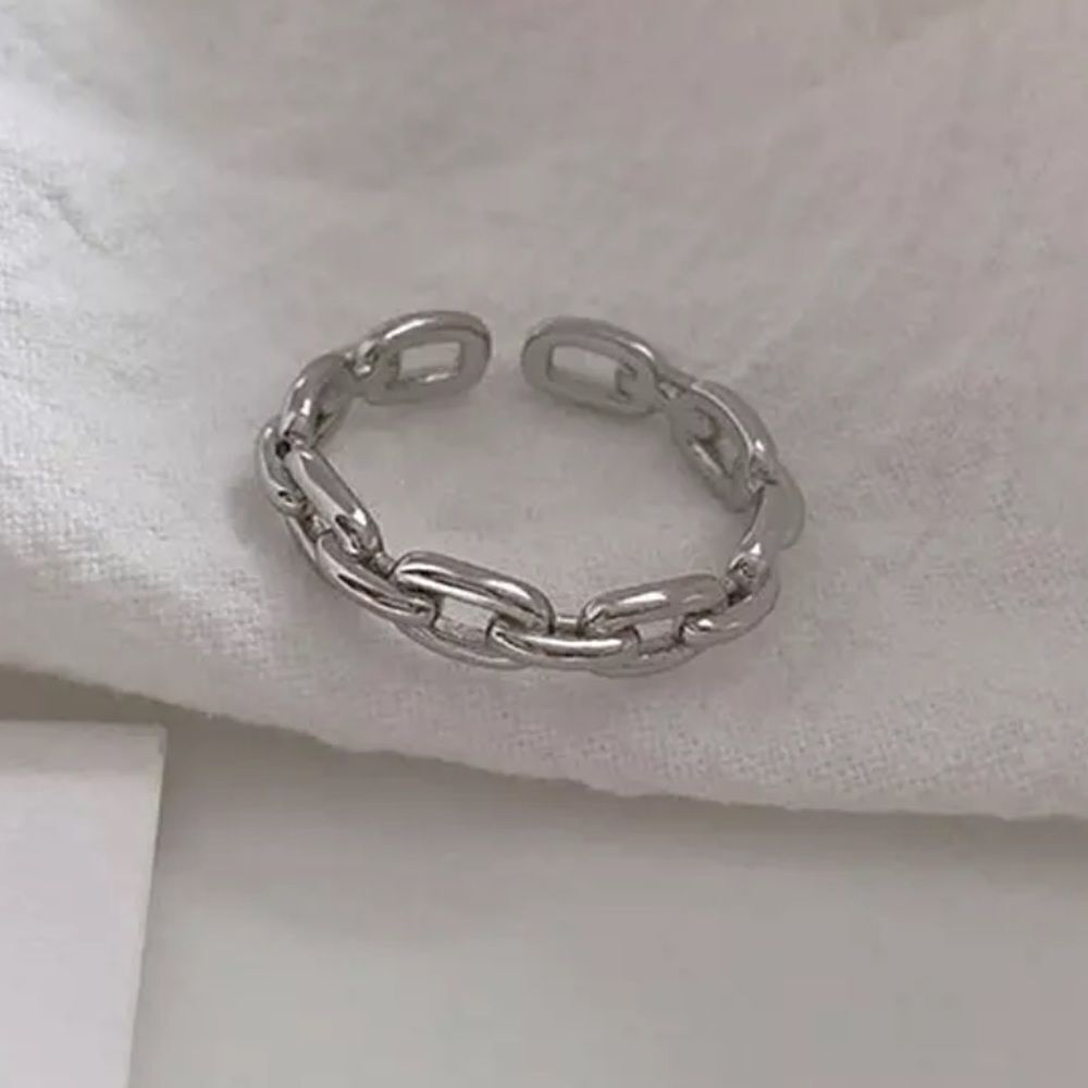 The Dainty Chain link Ring